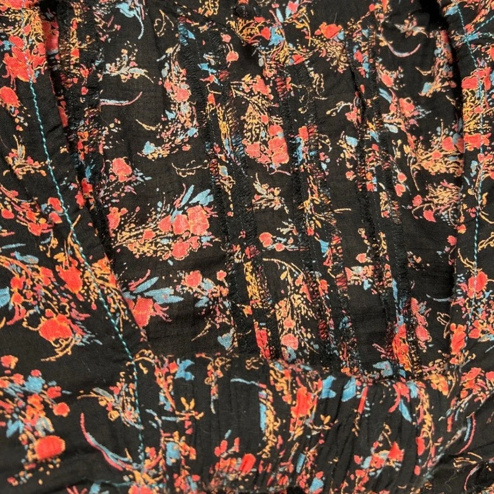 Free‎ People Open Back Puff Sleeve Ruched Crop Top Black Red Blue Floral Size XS